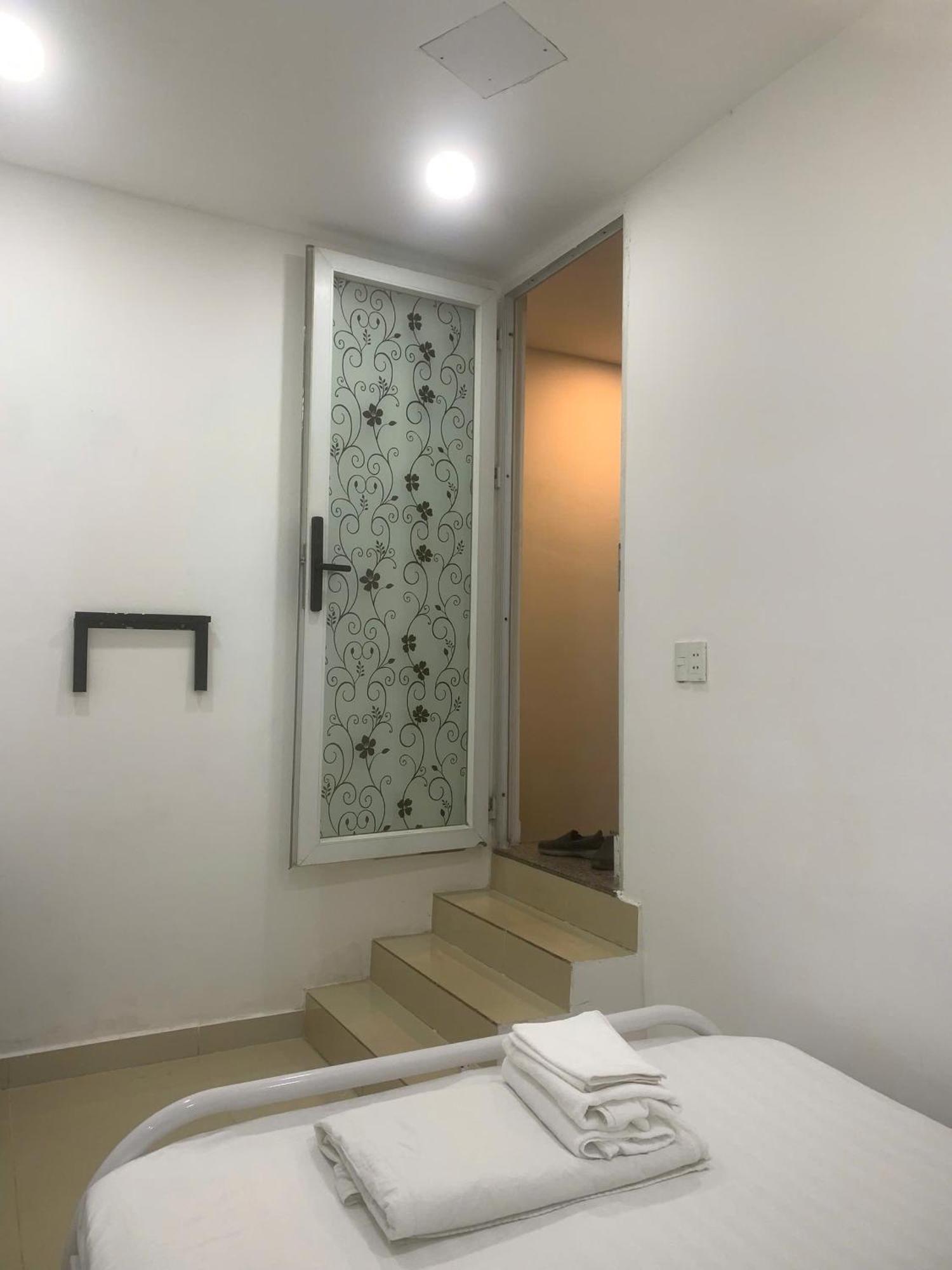 Thu Thai - Lunaria Maison Group Khách sạn TP. Hồ Chí Minh